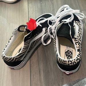 Vans Old Skool Safari Animal Print Black Multi Men’s 7 Women’s 8.5 NWT no box